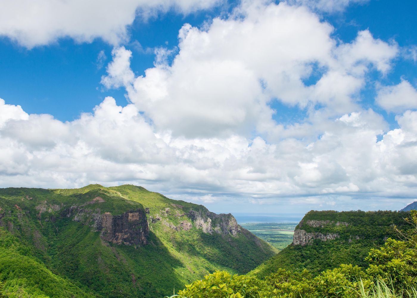 vue en hauteur de la vallee ferney