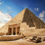 les-secrets-des-pyramides-degypte-au-dela-des-sentiers-battus