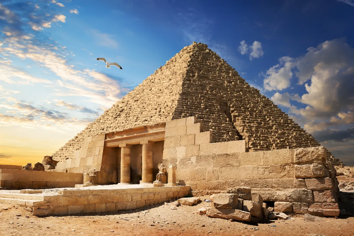 les-secrets-des-pyramides-degypte-au-dela-des-sentiers-battus