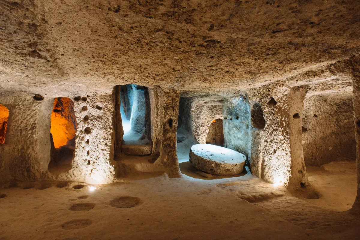 les-villes-souterraines-historiques-de-lombre-a-la-lumiere-decouvrez-leurs-secrets