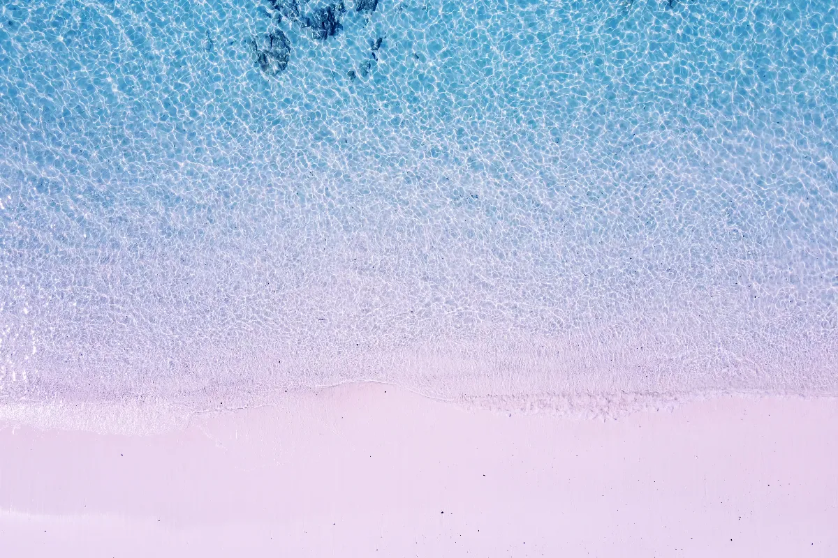 lile-ou-le-sable-est-rose-et-ce-nest-pas-un-filtre-instagram