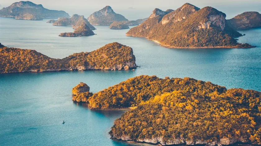 archipel-inexplore-naviguez-vers-des-iles-ou-peu-de-pieds-ont-foule