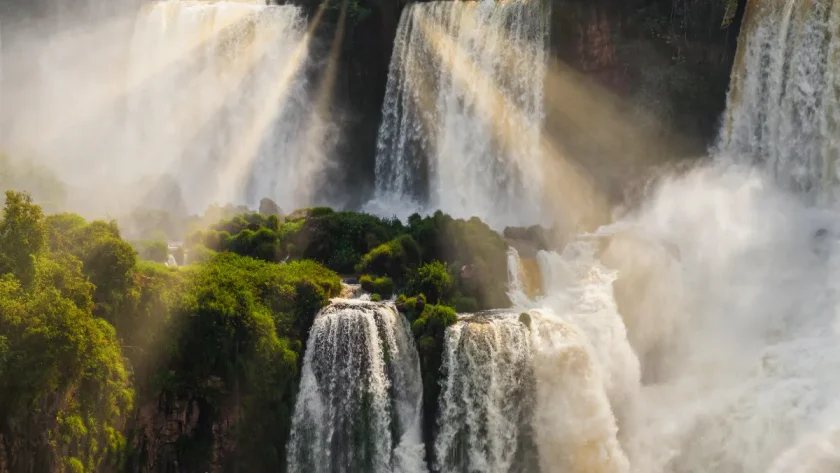mysteres-de-largentine-pourquoi-les-chutes-diguazu-sont-plus-quune-merveille-naturelle