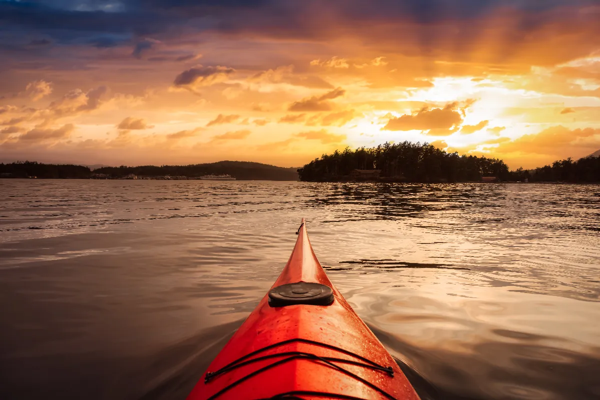 Naviguez vers l&rsquo;aventure : les 5 meilleures excursions en kayak autour du monde