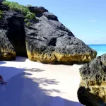 plages-secretes-decouvrez-les-paradis-caches-loin-des-foules-touristiques