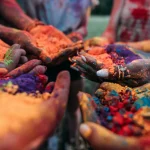 traditions-surprenantes-impossible-que-vous-saviez-comment-le-monde-celebre-ces-fetes-uniques