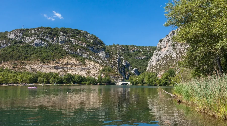 7-escapades-uniques-en-france-pour-patienter-jusqua-lete-vous-allez-adorer
