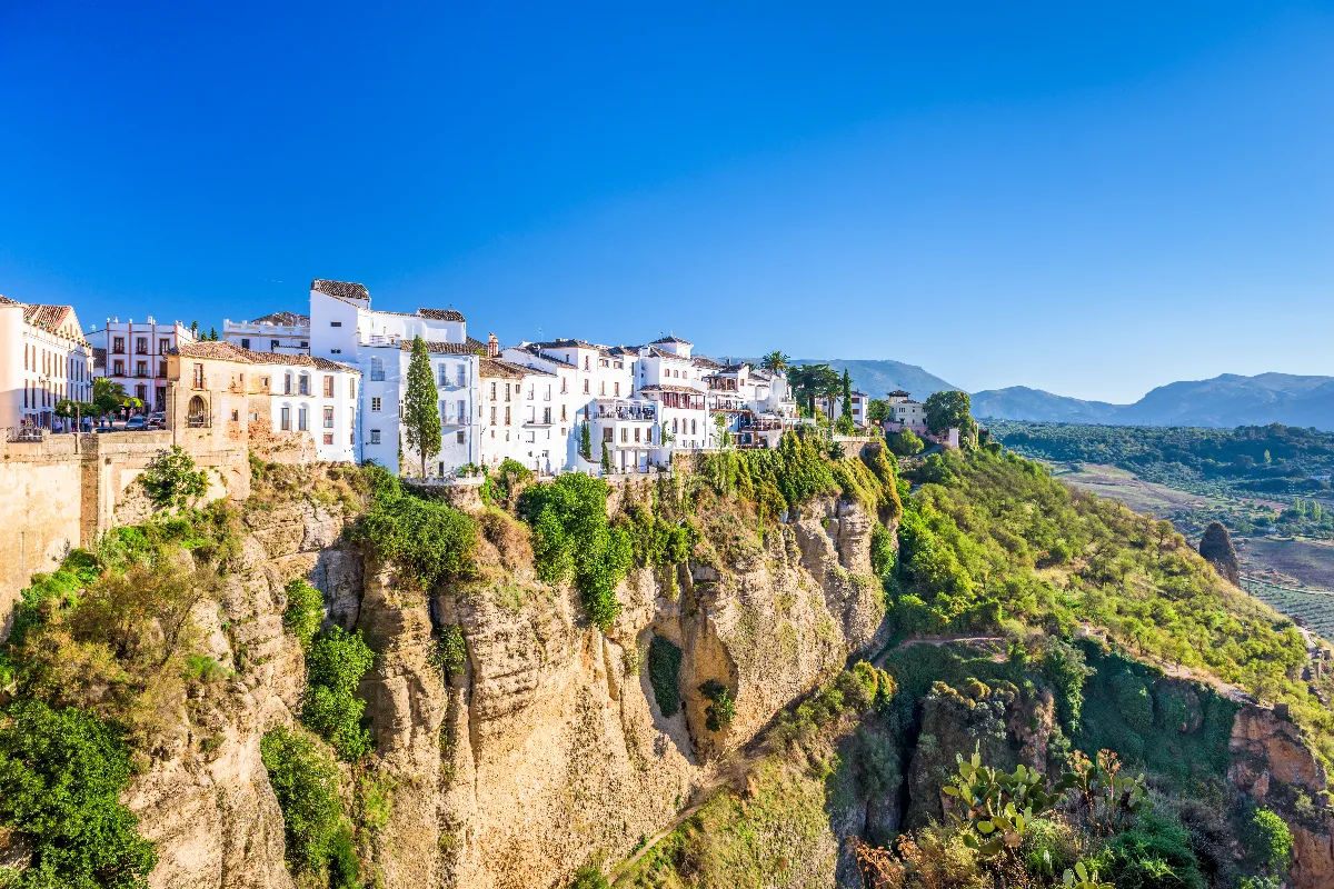 7 villages blancs en Andalousie qui vont vous éblouir : découvrez-les maintenant !