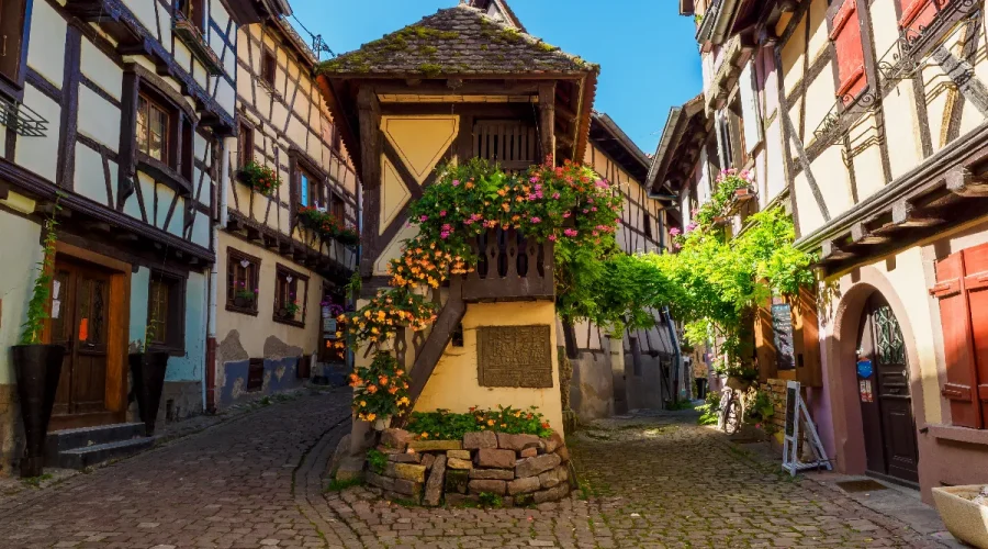 decouvrez-les-12-villages-francais-tellement-beaux-que-vous-ne-croirez-pas-quils-sont-reels