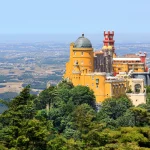 devoilez-le-secret-des-rois-oublies-les-palais-abandonnes-a-couper-le-souffle