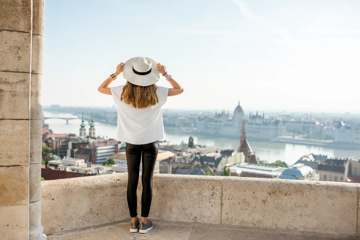 elle-a-tout-quitte-pour-faire-le-tour-du-monde-decouvrez-ce-quelle-a-appris