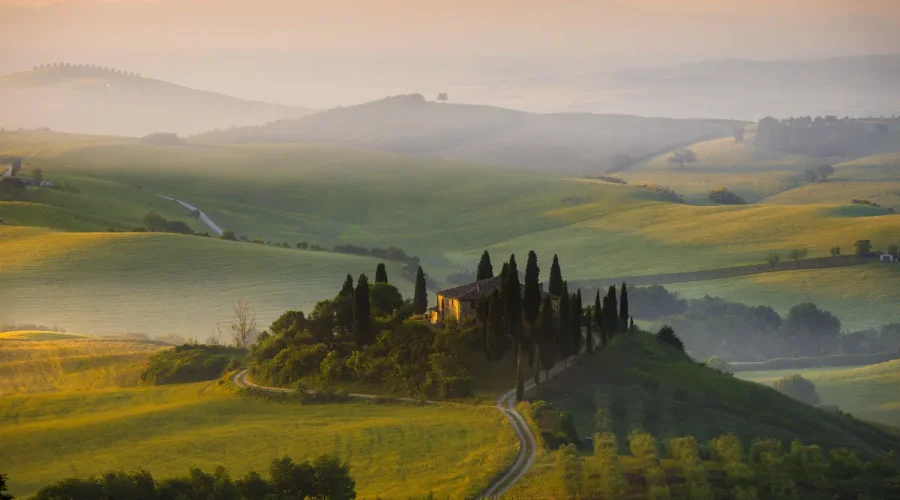 la-petite-toscane-francaise-la-sensation-pittoresque-qui-triomphe-sur-instagram