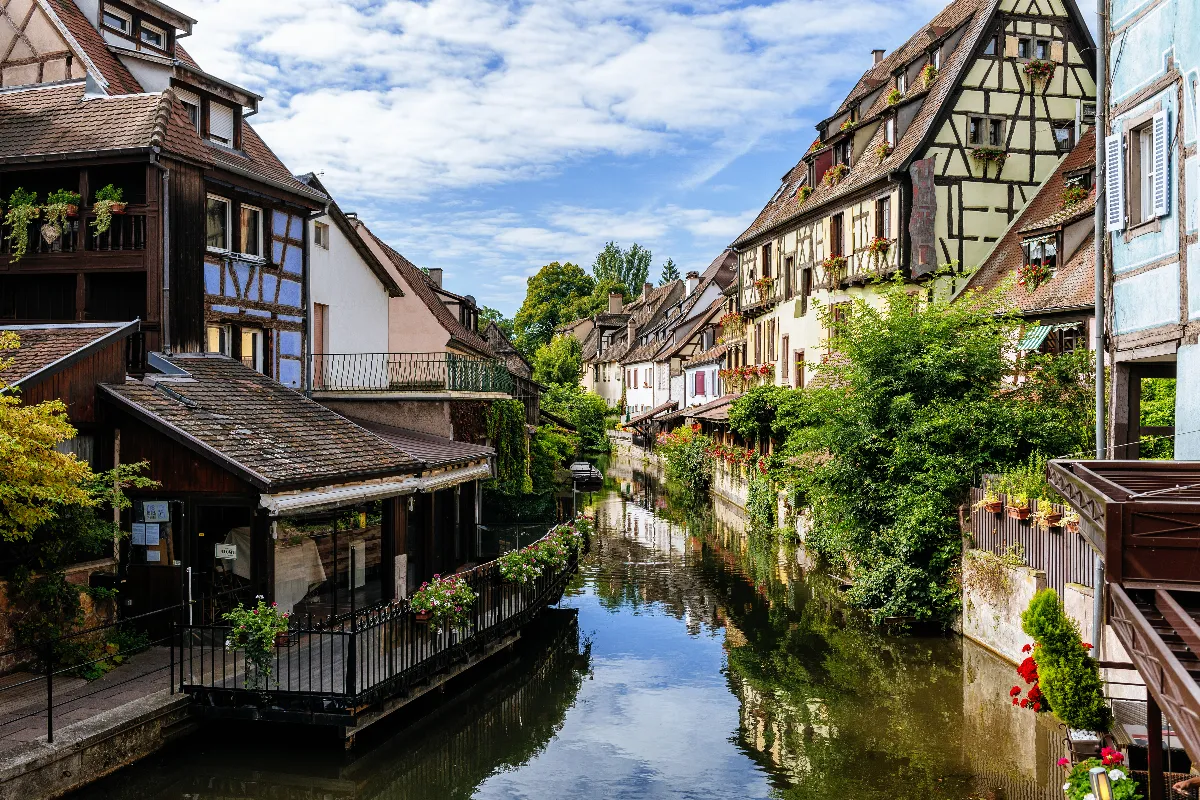Les merveilles cachées des petites villes européennes : explorez-les maintenant !