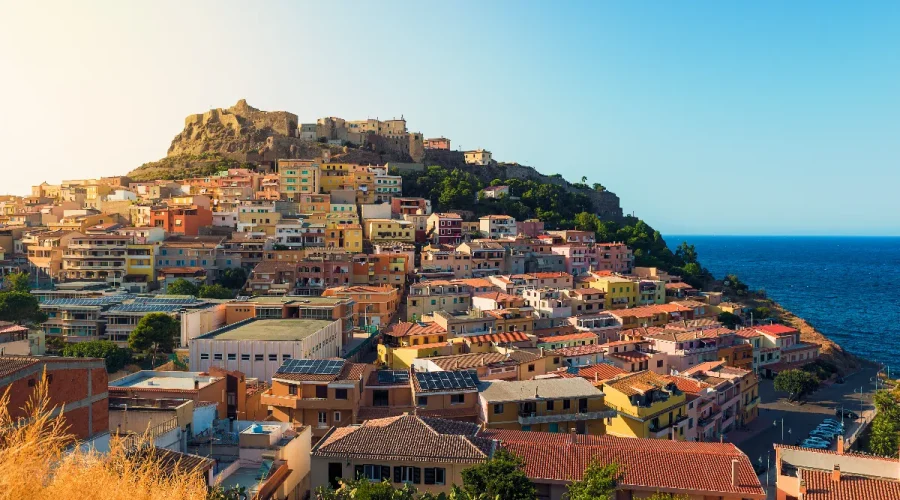 les-plus-beaux-villages-perches-deurope-echappez-vous-dans-la-tranquillite