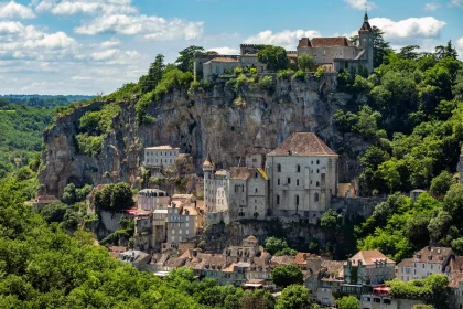 pourquoi-ces-villages-perches-sont-le-prochain-grand-hit-pour-les-voyageurs