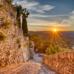 pourquoi-les-villages-perches-du-luberon-sont-les-joyaux-caches-de-la-provence