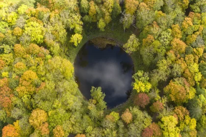 touchez-les-etoiles-sur-terre-les-crateres-meteoritiques-meconnus-a-explorer-absolument