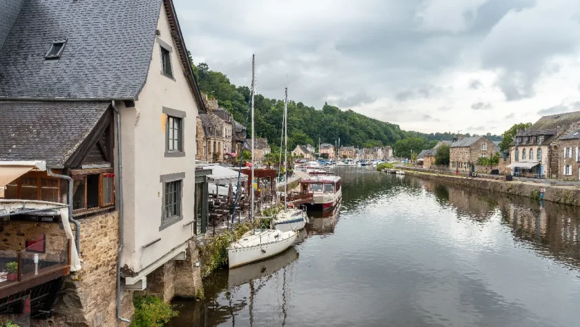 un-tresor-cache-en-bretagne-decouvrez-ce-village-au-charme-irresistible