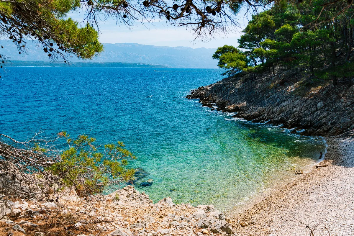 Vous êtes sûrement pas au courant de ces plages isolées : échappez-vous vers une tranquillité absolue !