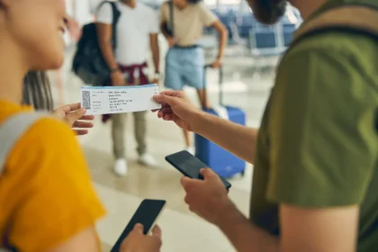 vous-netes-pas-prets-decouvrez-les-8-comparateurs-de-vols-et-trains-qui-vont-changer-vos-voyages