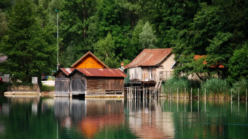 baignade-dans-une-eau-turquoise-a-28-c-en-france-oui-cest-possible-et-on-vous-dit-ou