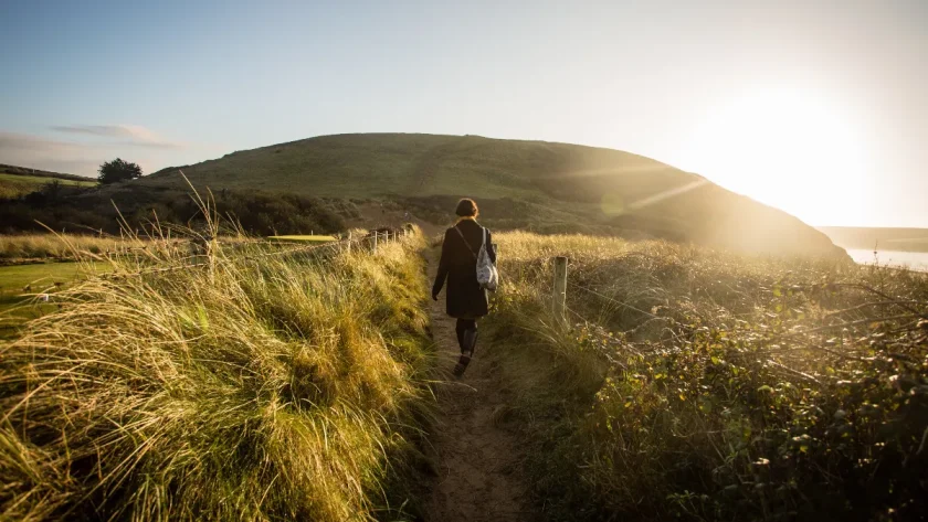 decouvrez-ce-coin-de-bretagne-ou-marees-et-randonnees-offrent-un-spectacle-naturel-epoustouflant