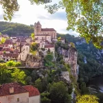 decouvrez-cette-ville-cotiere-francaise-qui-rivalise-avec-le-charme-de-venise
