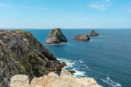 decouvrez-la-bretagne-sous-un-nouvel-angle-une-presquile-qui-vous-offre-un-spectacle-naturel-epoustouflant