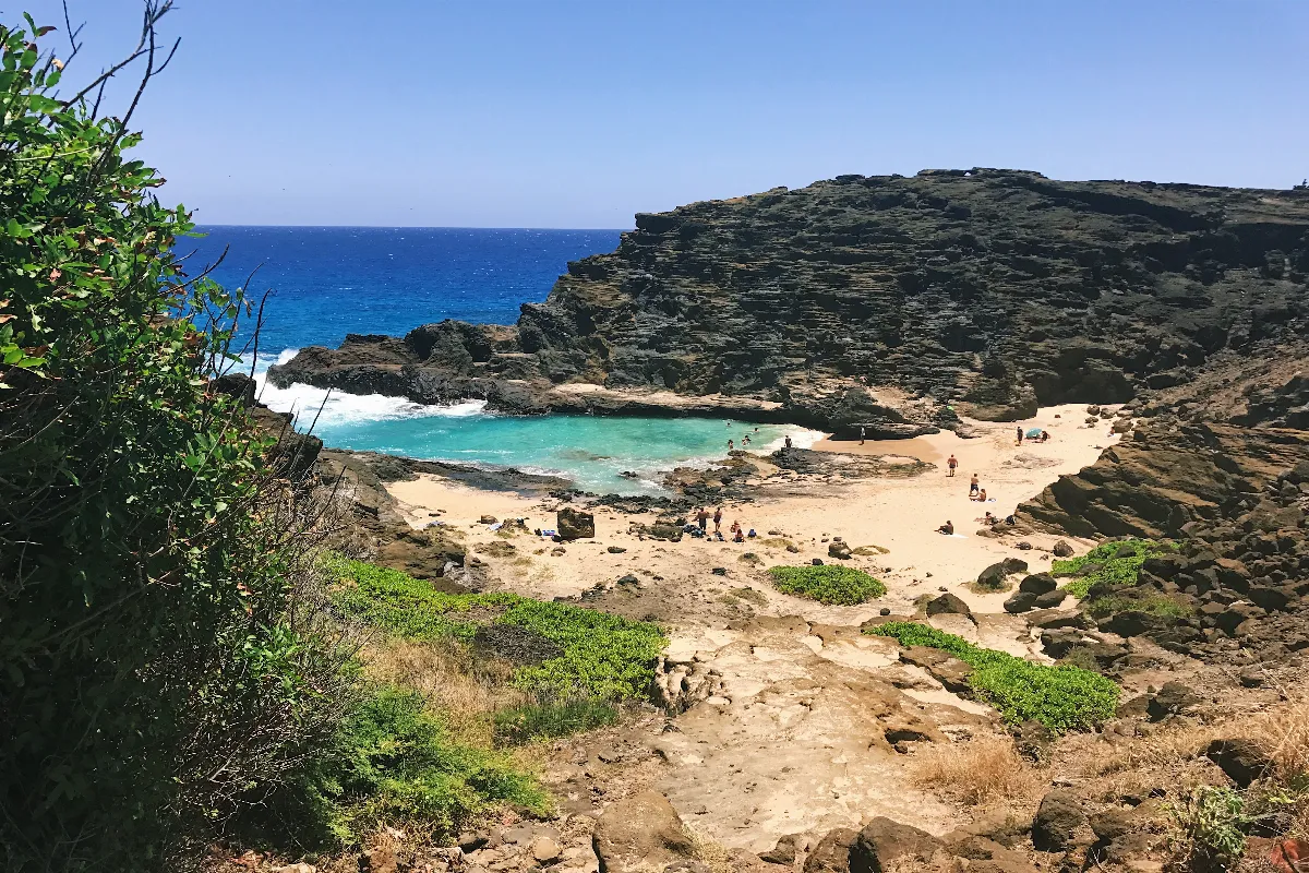 Découvrez la plage sauvage et secrète de la Côte d&rsquo;Azur, une crique d&rsquo;une beauté inégalée dans la région
