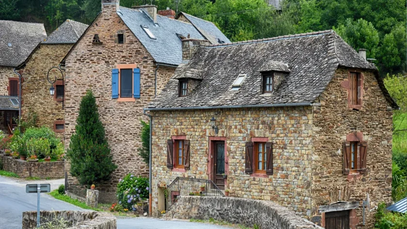 decouvrez-le-petit-joyau-des-pyrenees-atlantiques-un-des-villages-les-plus-charmants-de-france