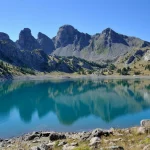 decouvrez-le-plus-grand-lac-naturel-daltitude-deurope-en-region-paca-une-merveille-a-visiter-absolument