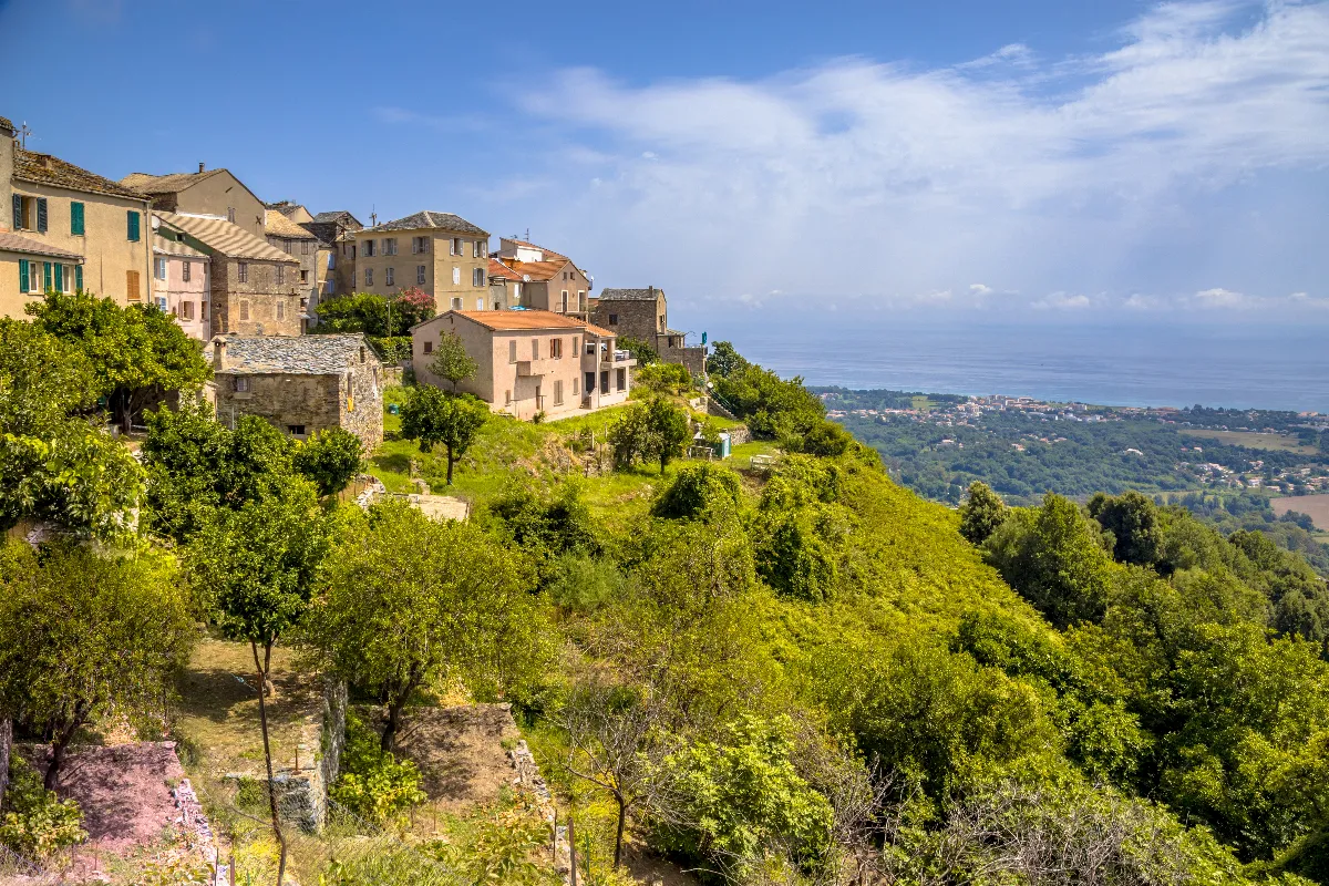 Découvrez le village le plus haut d&rsquo;Europe, niché en Provence-Alpes-Côte d&rsquo;Azur