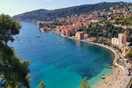 decouvrez-le-village-varois-cache-entre-les-gorges-du-verdon-et-la-cote-dazur-classe-parmi-les-plus-beaux-de-france