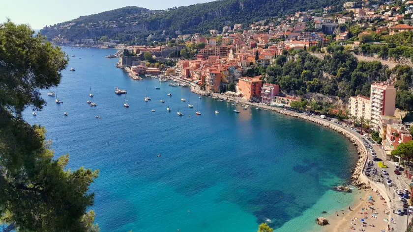 decouvrez-le-village-varois-cache-entre-les-gorges-du-verdon-et-la-cote-dazur-classe-parmi-les-plus-beaux-de-france