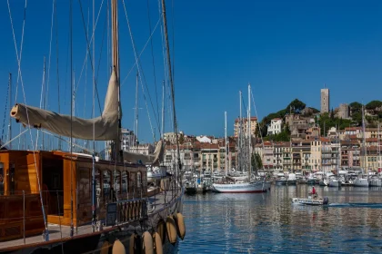 decouvrez-pourquoi-cette-ville-de-la-cote-dazur-est-devenue-un-haut-lieu-incontournable-des-croisieristes