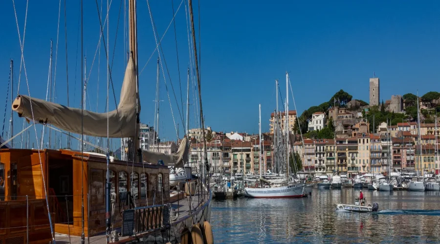 decouvrez-pourquoi-cette-ville-de-la-cote-dazur-est-devenue-un-haut-lieu-incontournable-des-croisieristes