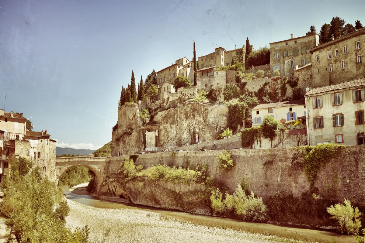 Découvrez quelle ville de Provence-Alpes-Côte d&rsquo;Azur remporte le titre de la plus accueillante de France