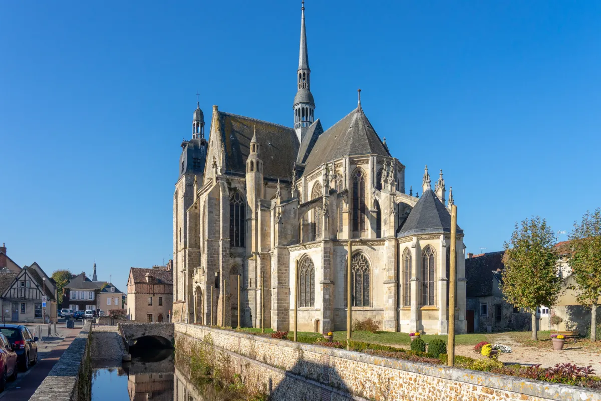 Échappée médiévale à 1h30 de Paris : une ville classée parmi les Plus Beaux Détours de France vous attend