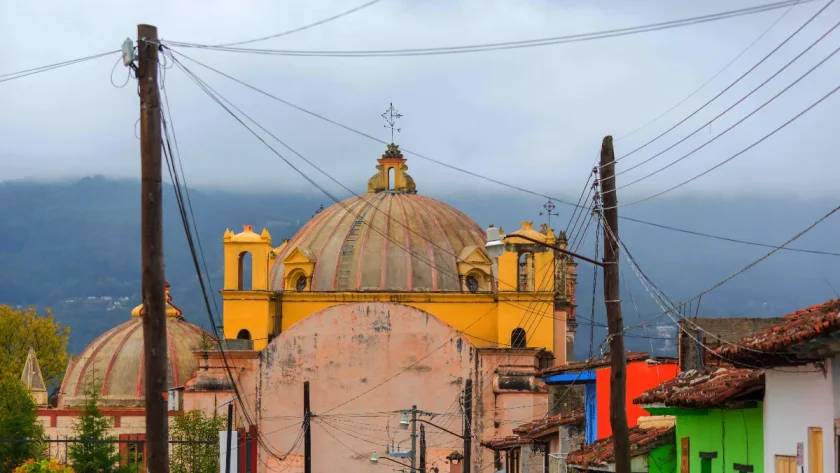 explorez-ce-village-de-provence-alpes-cote-dazur-qui-vous-transportera-directement-au-mexique