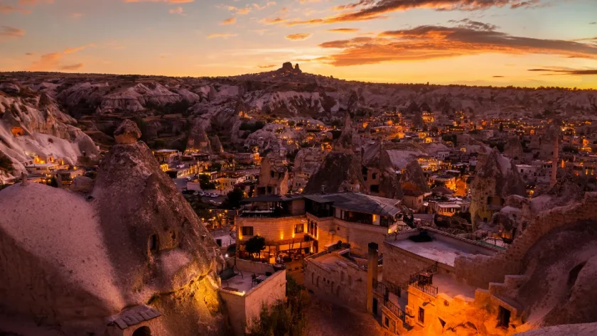 explorez-ce-village-troglodytique-unique-en-son-genre-en-plein-coeur-de-la-loire