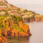 explorez-les-charmes-caches-dun-village-des-alpes-maritimes-classe-parmi-les-plus-seduisants-de-france