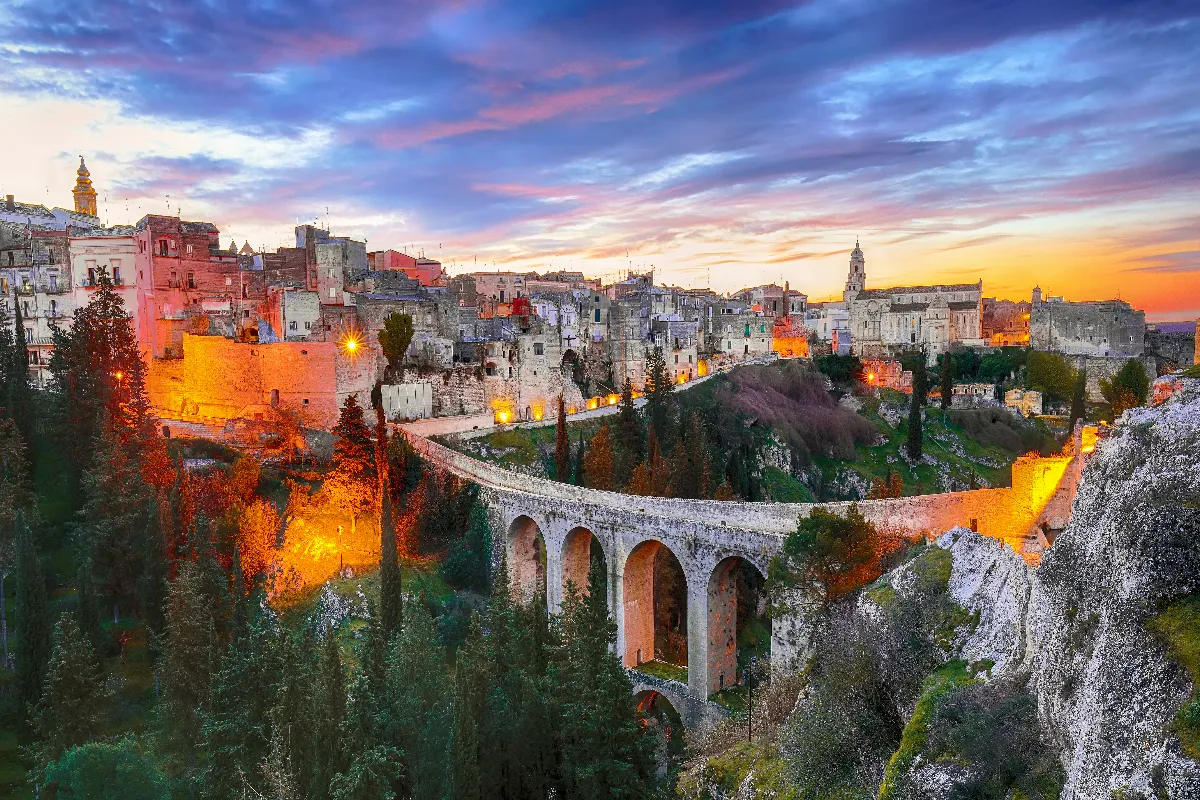 Fuyez le surtourisme en Italie et en Espagne : découvrez nos destinations alternatives pour profiter en toute tranquillité