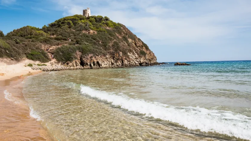 italie-secrete-une-plage-paradisiaque-meconnue-des-touristes-vous-attend-decouvrez-cette-pepite-naturelle