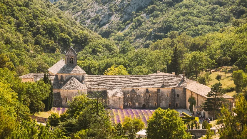 mont-des-cats-un-periple-traditionnel-vers-labbaye-trappiste-et-la-degustation-dune-biere-unique