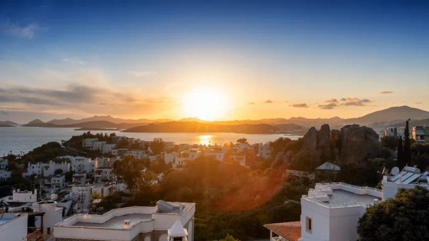 oubliez-marseille-et-nice-cap-sur-toulon-la-ville-tendance-de-la-cote-dazur-regorgeant-de-petits-tresors-a-visiter