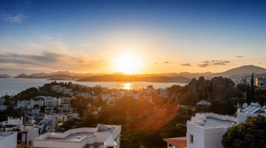 oubliez-marseille-et-nice-cap-sur-toulon-la-ville-tendance-de-la-cote-dazur-regorgeant-de-petits-tresors-a-visiter