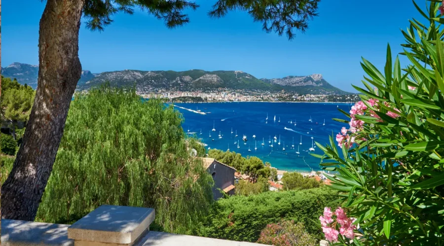 pour-lete-2024-vers-quels-departements-francais-les-touristes-se-ruent-ils-les-reponses-sont-ici