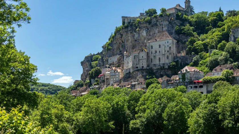 quel-est-le-village-francais-le-plus-recherche-au-monde-sur-internet-la-reponse-commence-par-un-r
