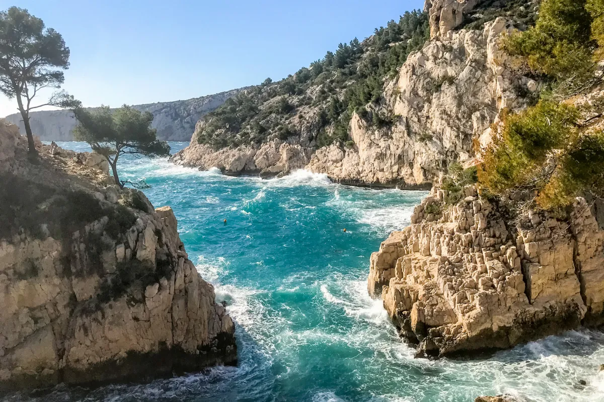 Un trésor caché sur les rivages de Provence : découvrez un dépaysement assuré sans vous ruiner cet été