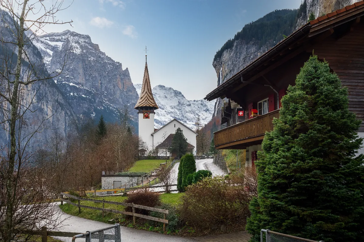 Une ville suisse envisage de faire payer l&rsquo;entrée aux touristes d&rsquo;un jour pour réguler les foules
